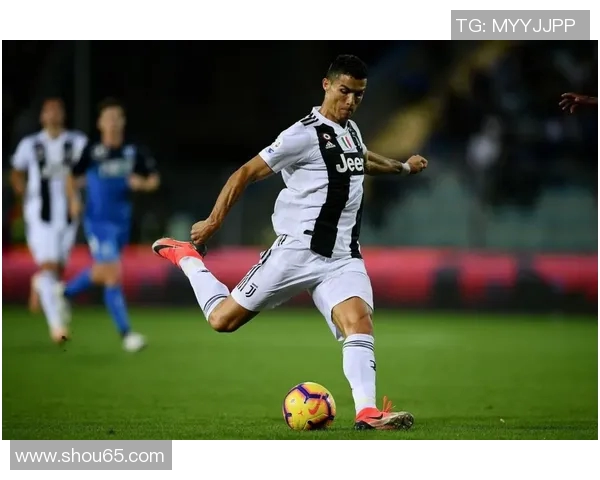 足球巨星C罗精彩过人集锦视频展现无与伦比的技巧与风采