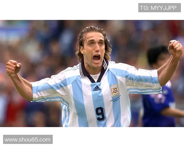 纯白人足球明星名字汇总及其成就分析与影响力探讨