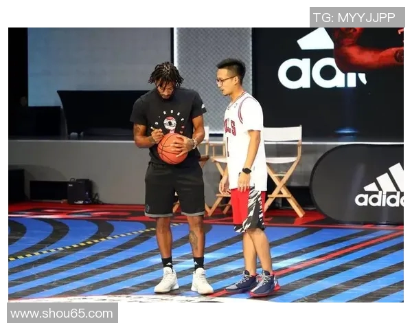 足球明星们的时尚选择留脏辫子展现个性与风格的精彩瞬间 足球明星们的时尚选择留脏辫子展现个性与风格的精彩瞬间