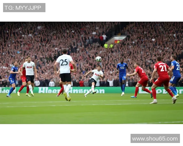 历代足球明星的经典歌曲回顾与推荐，感受绿茵场上的音乐魅力与激情